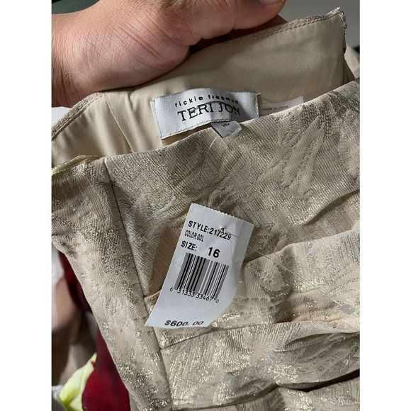 Teri Jon by Rickie Freeman
One-Shoulder Jacquard Rouched Side-Peplum Dress - Picture 9 of 9